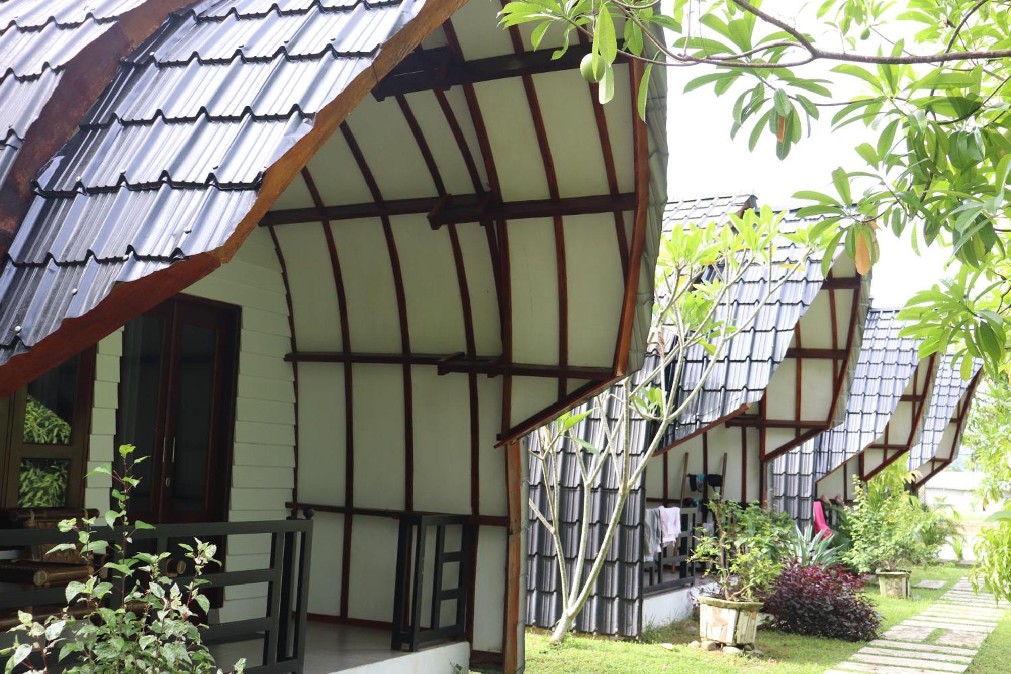 Gino'S Place - Guest House & Jungle Trekking Bukit Lawang Exterior photo