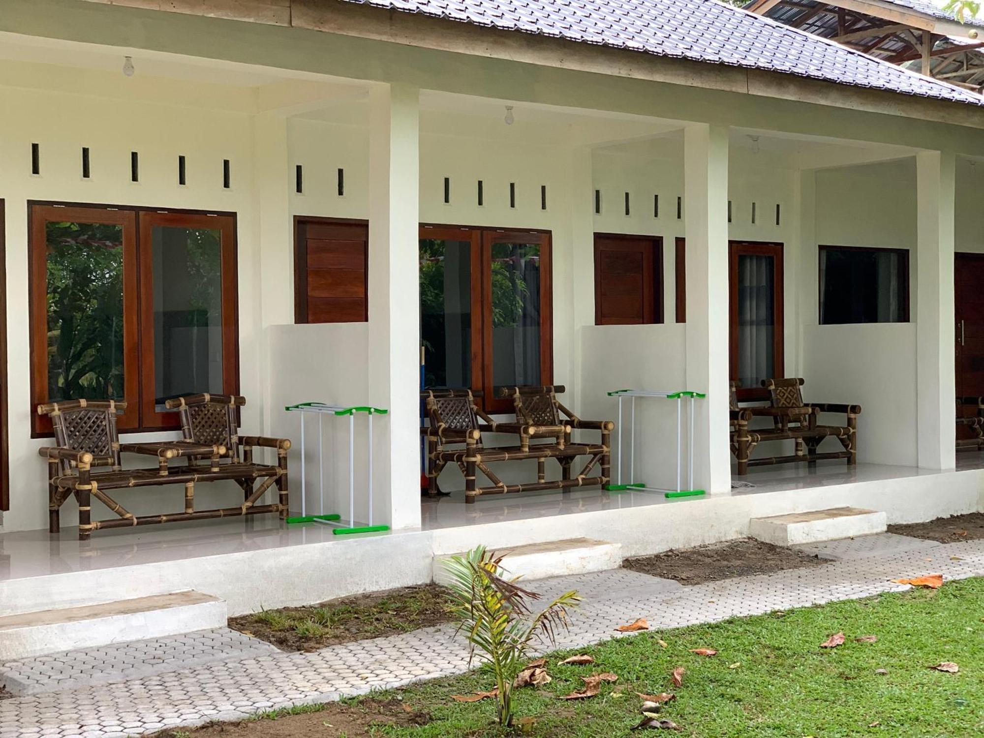 Gino'S Place - Guest House & Jungle Trekking Bukit Lawang Exterior photo